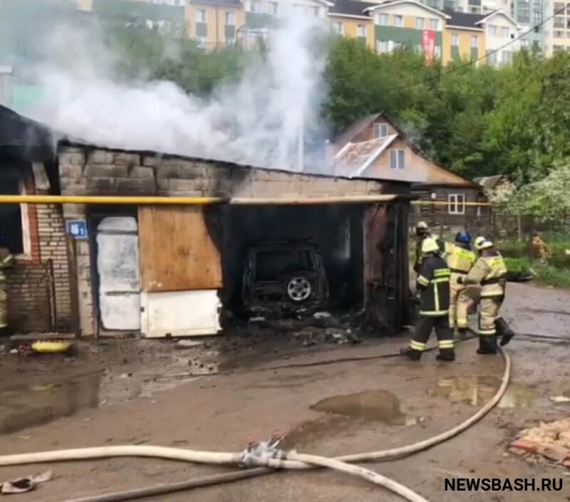 В Башкирии сгорел частный дом и гараж с автомобилем