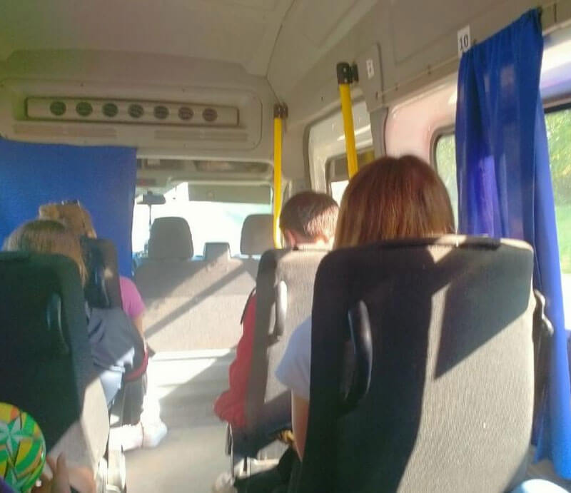 "Приготовьтесь дышать пылью!": в Башкирии пассажиры пожаловались на пыль в автобусе