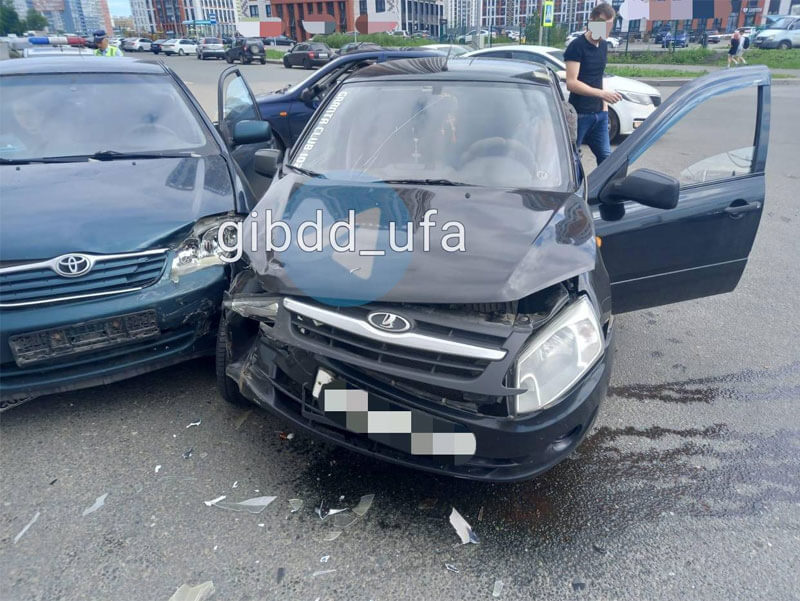 В столице Башкирии в аварии пострадали 3 человека
