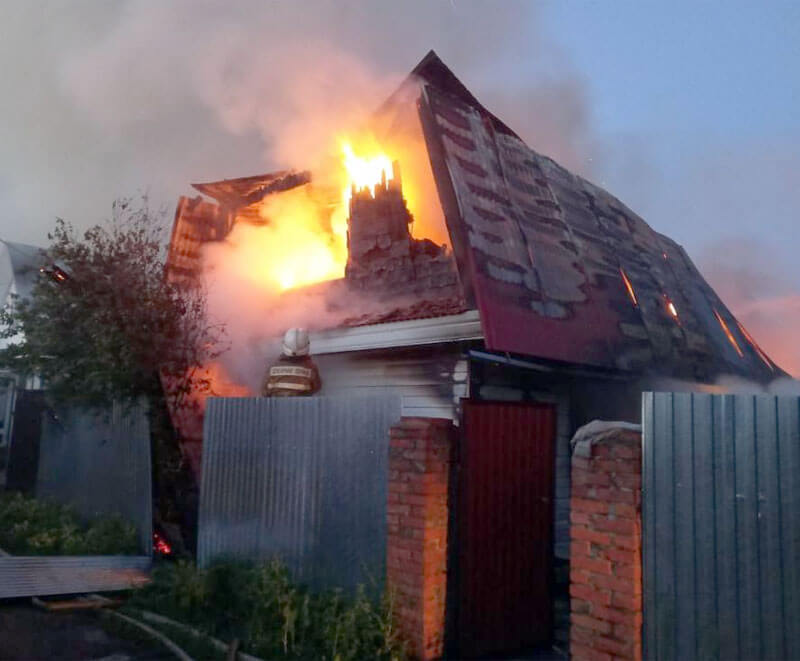 В Башкирии пожар в частном доме тушили 42 спасателя