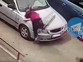 В Башкирии подросток на самокате попал под машину