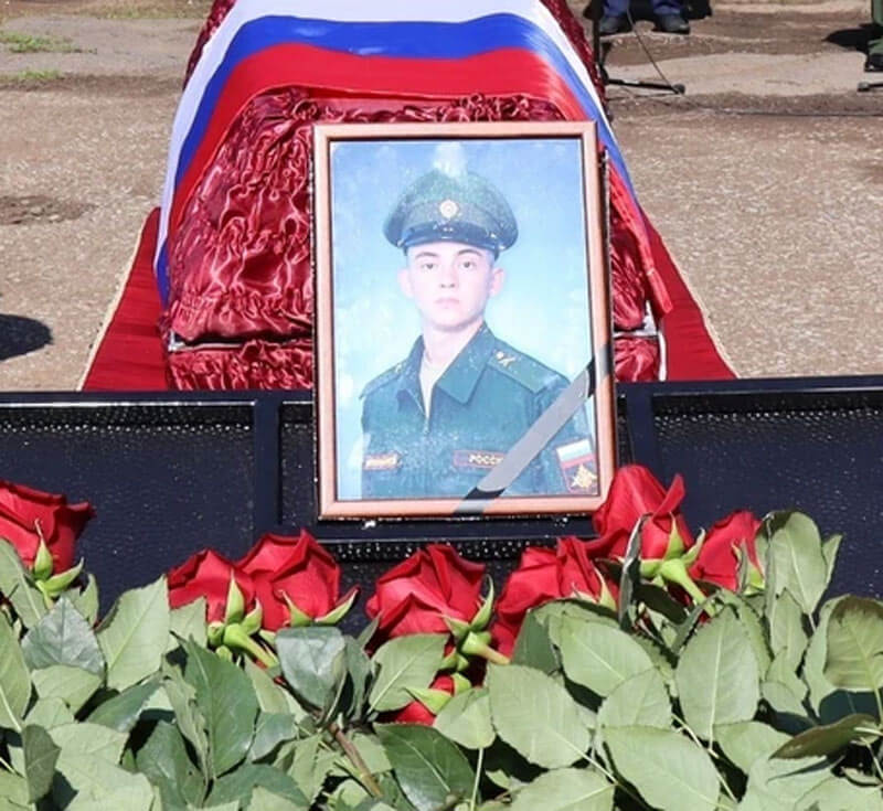 В Башкирии попрощались с 21-летним танкистом Айнуром Хазиевым