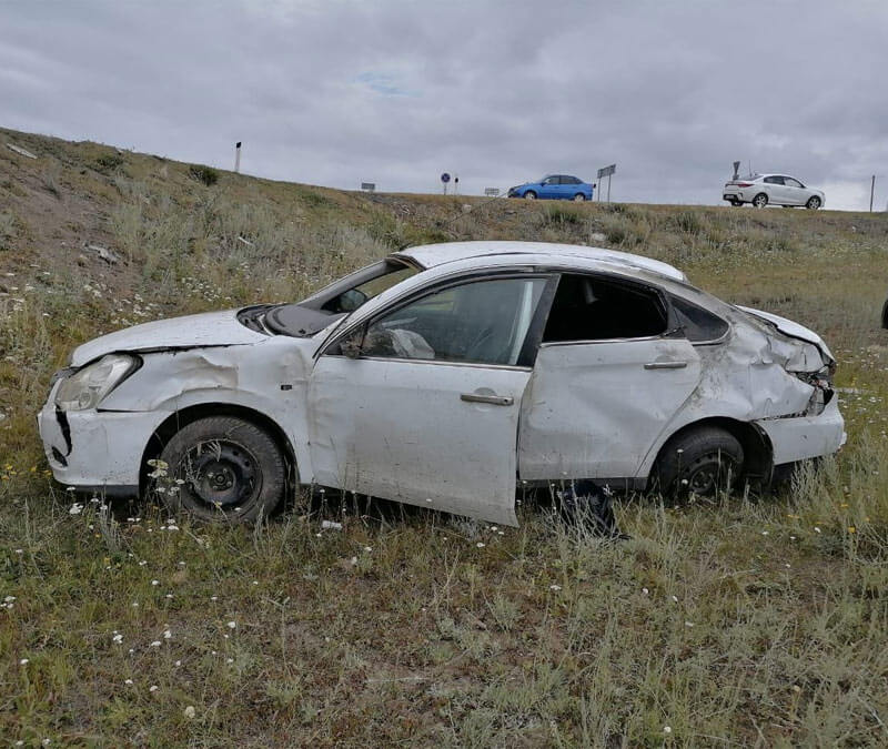 В Башкирии пьяный водитель иномарки на перекрестке врезался в "Гранту", пострадал ребенок