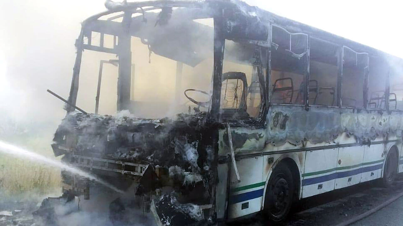 В Бурзянском районе Башкирии загорелся автобус с 22 пассажирами