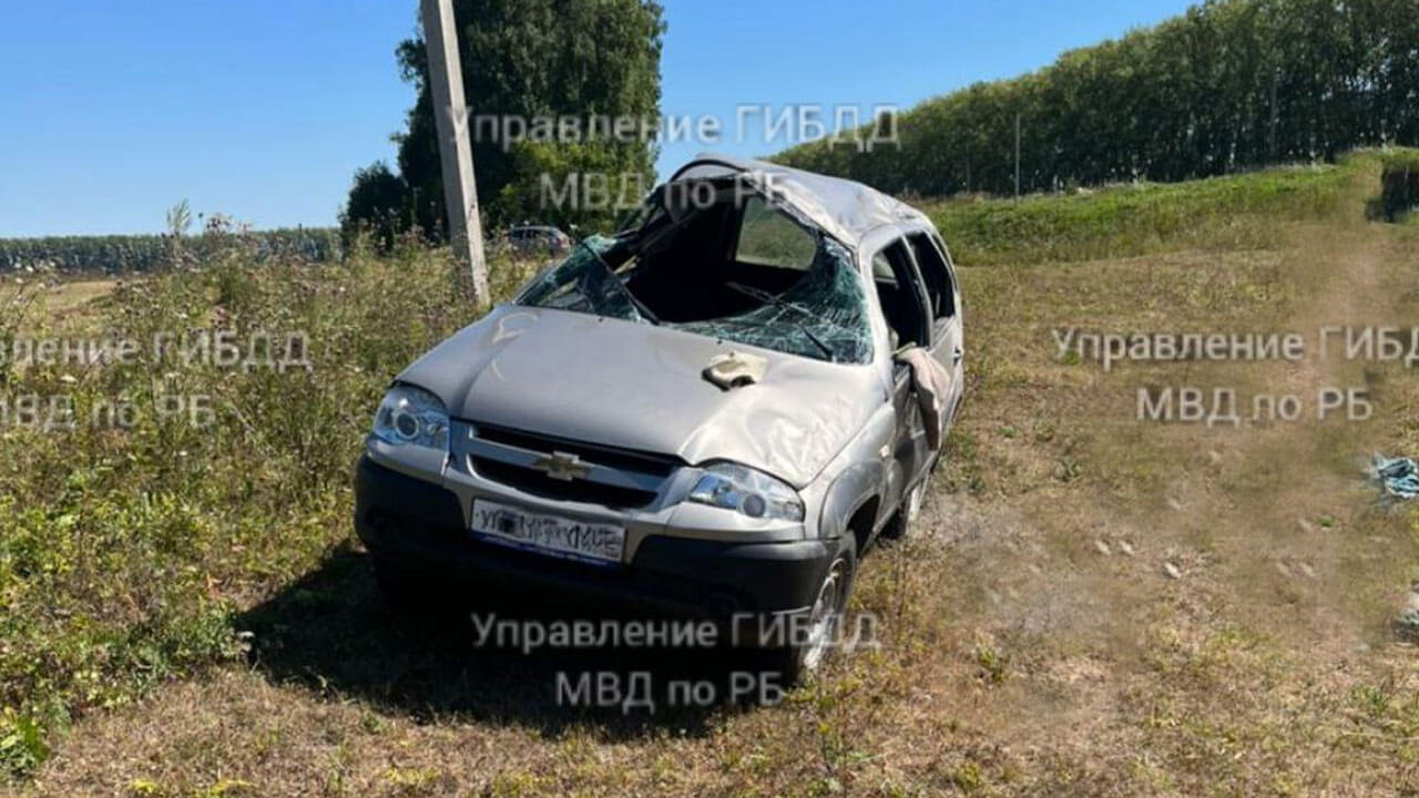 В Башкирии водитель Шевроле Нива погиб, опрокинувшись в кювет
