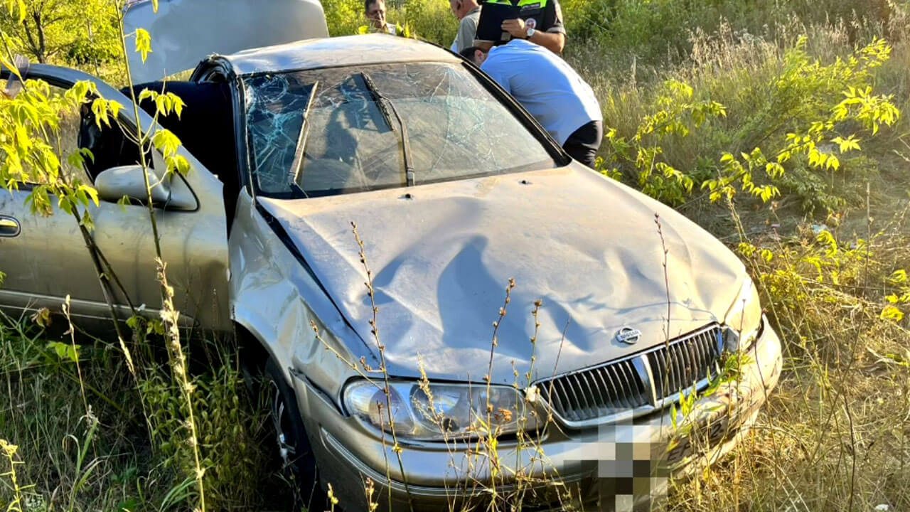 В Башкирии в результате опрокидывания в кювет "Ниссана", погиб пассажир