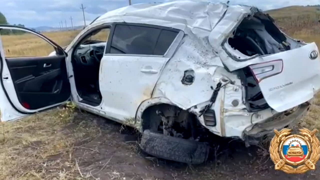 В Башкирии водитель опрокинулся в кювет и получил тяжелые травмы