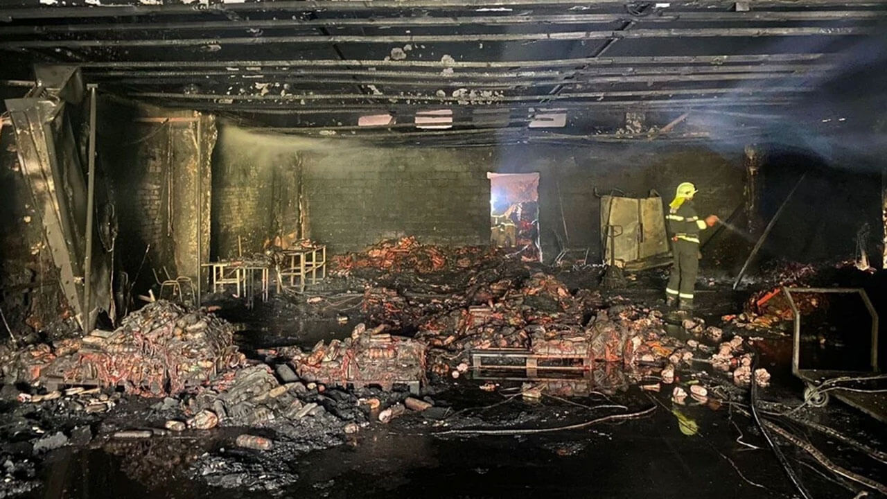 В Башкирии сгорел склад с колбасными изделиями