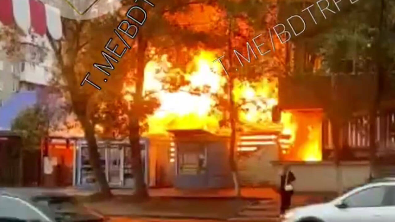 В Уфе горит здание ресторана «Тесла»