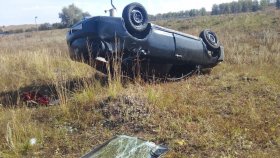 В Уфе водитель Hyundai Solaris въехал в электроопору, пострадали 2 пассажирки