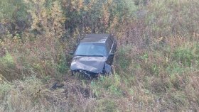 В Кармаскалинском районе Башкирии погиб водитель ВАЗ 2114, наехав на ограждение и опрокинувшись в кювет