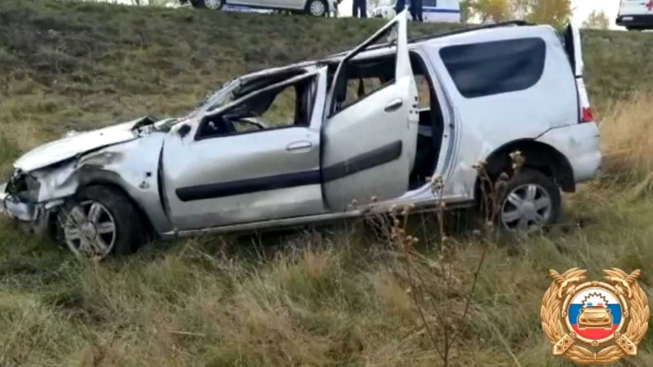 В Стерлитамакском районе Башкирии скончался водитель "Лады Ларгус", его пассажир госпитализирован