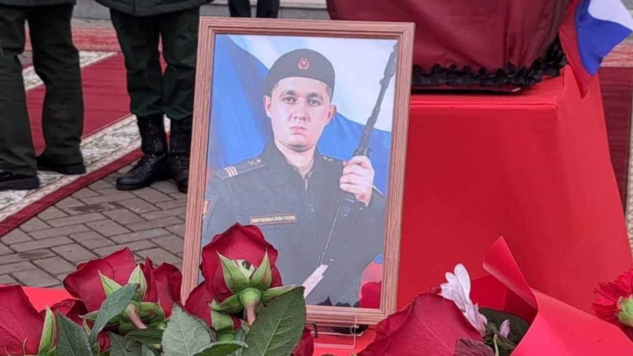 В Башкирии простились с Артуром Хаматгареевым, погибшим после ранения на Украине