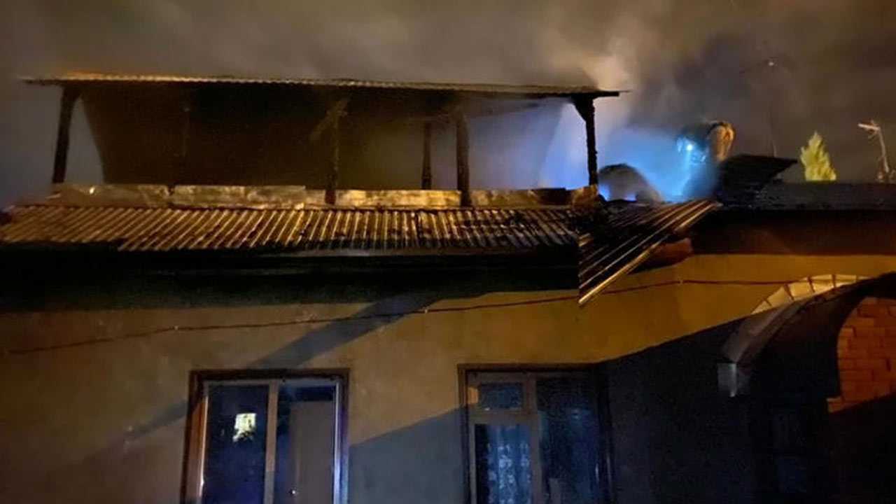 В Бирске ночью загорелась квартира, пострадали 2 человека
