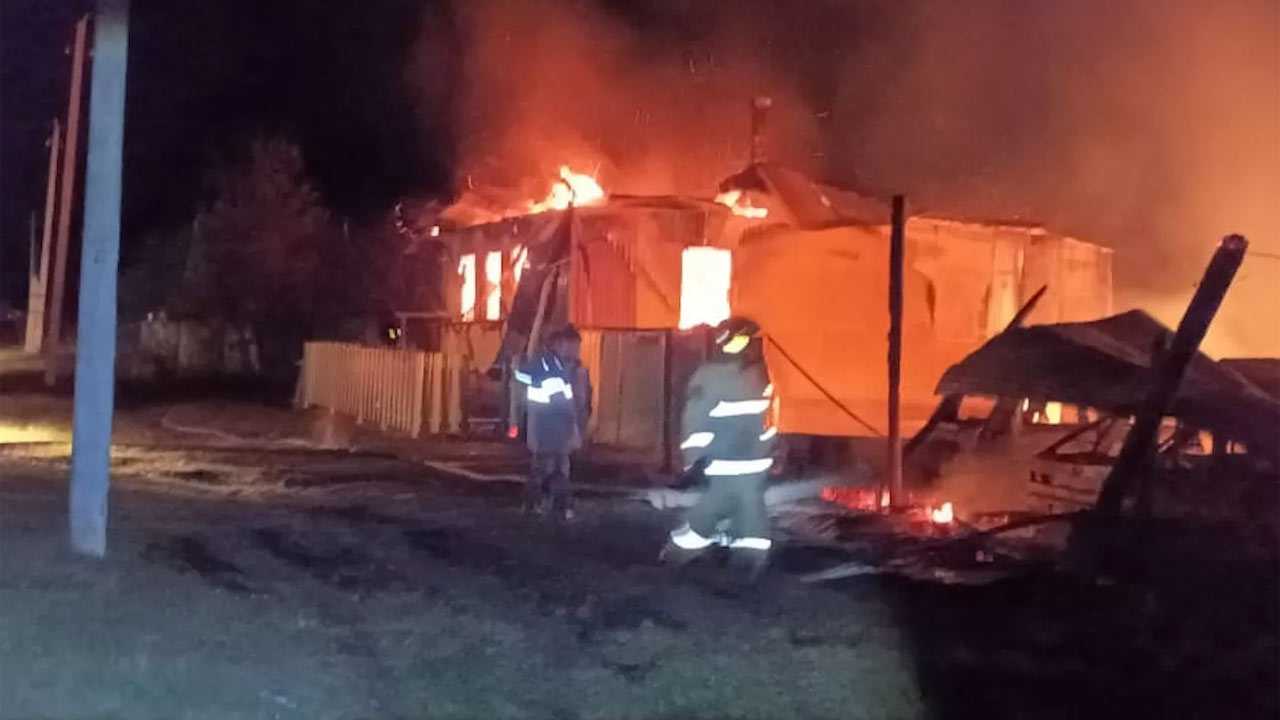 В Бураевском районе Башкирии в крупном пожаре пострадали два человека