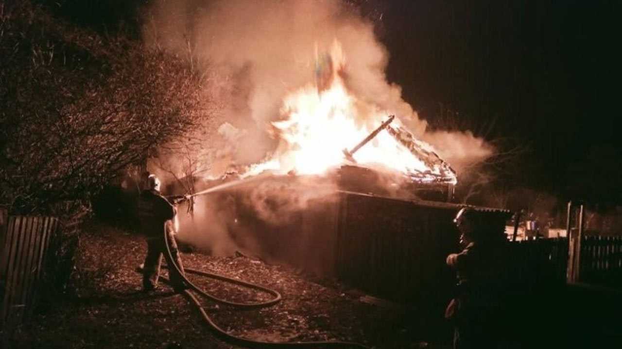 В Уфе 64-летний мужчина погиб при пожаре в садовом доме