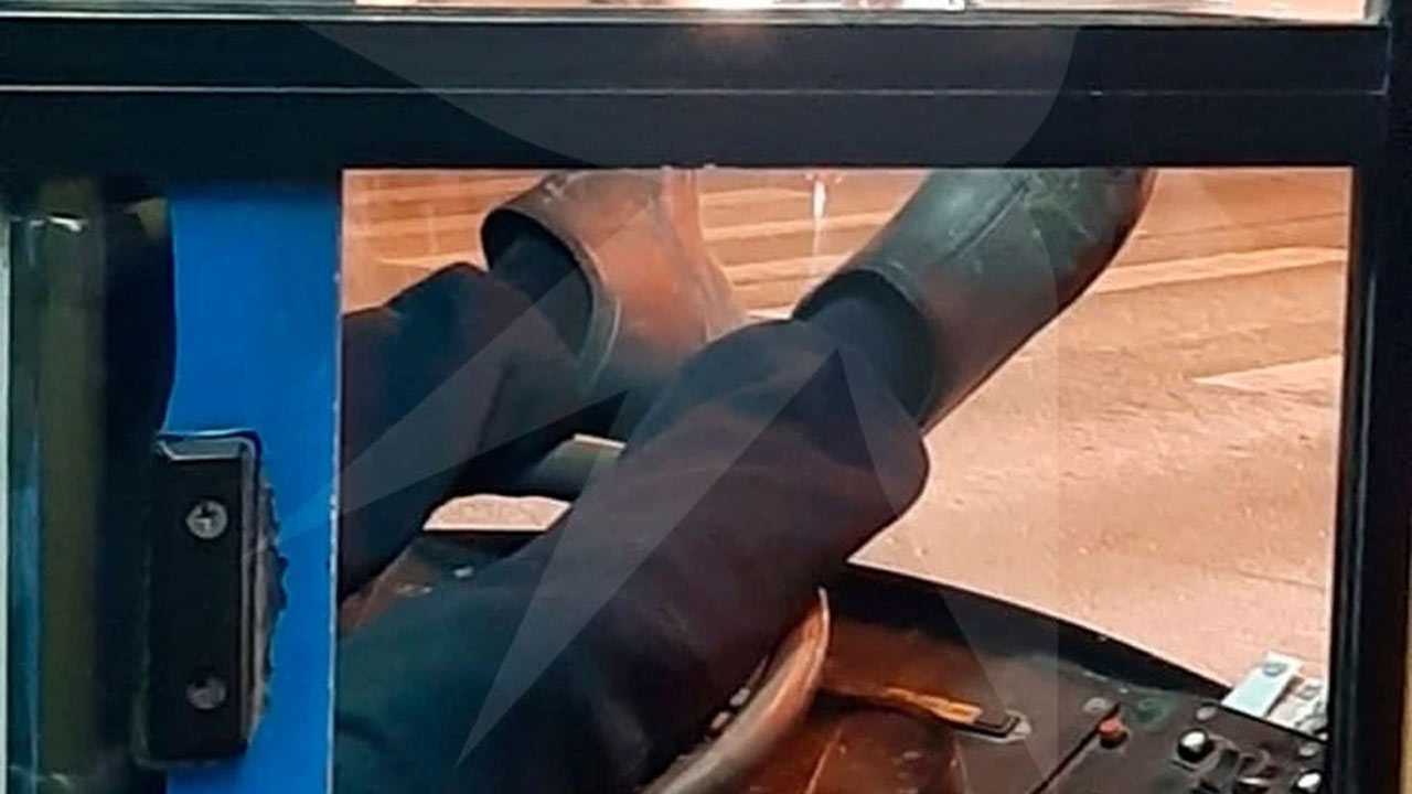 В Уфе водителя «Башавтотранса» застали со сложенными на руле ногами