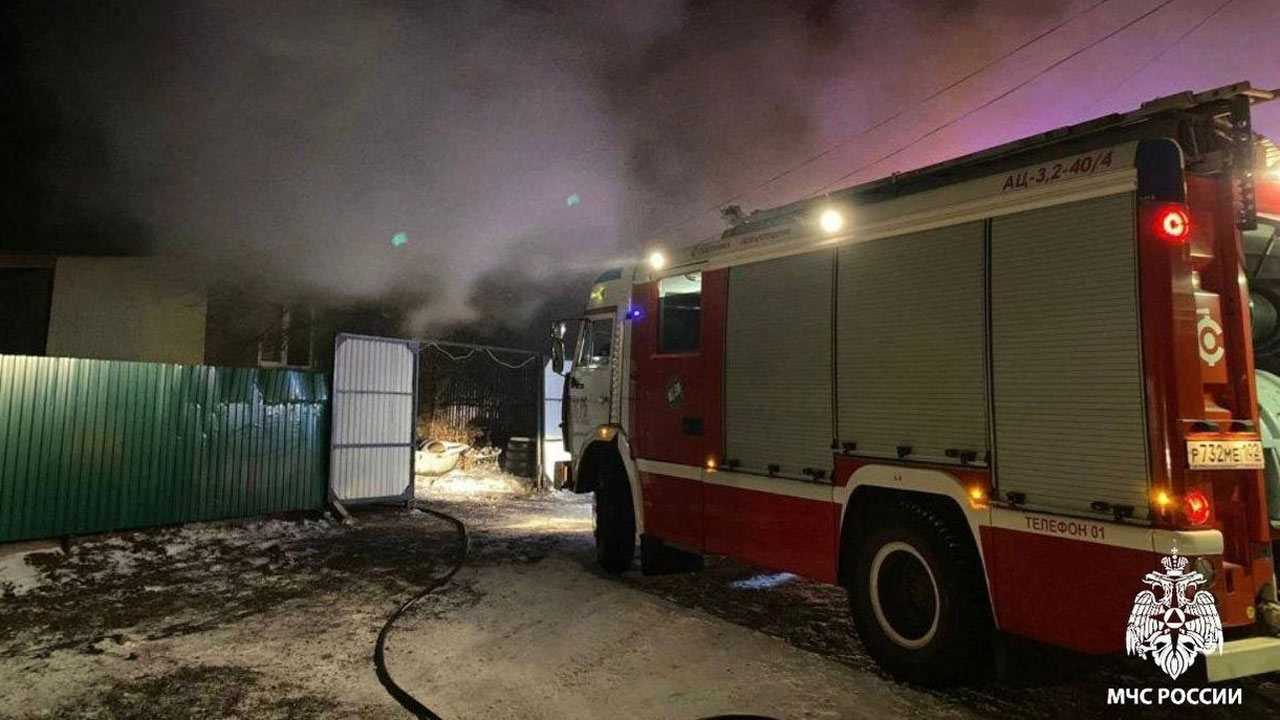 В Стерлитамакском районе Башкирии при пожаре в доме  погибли 5 детей и их родители