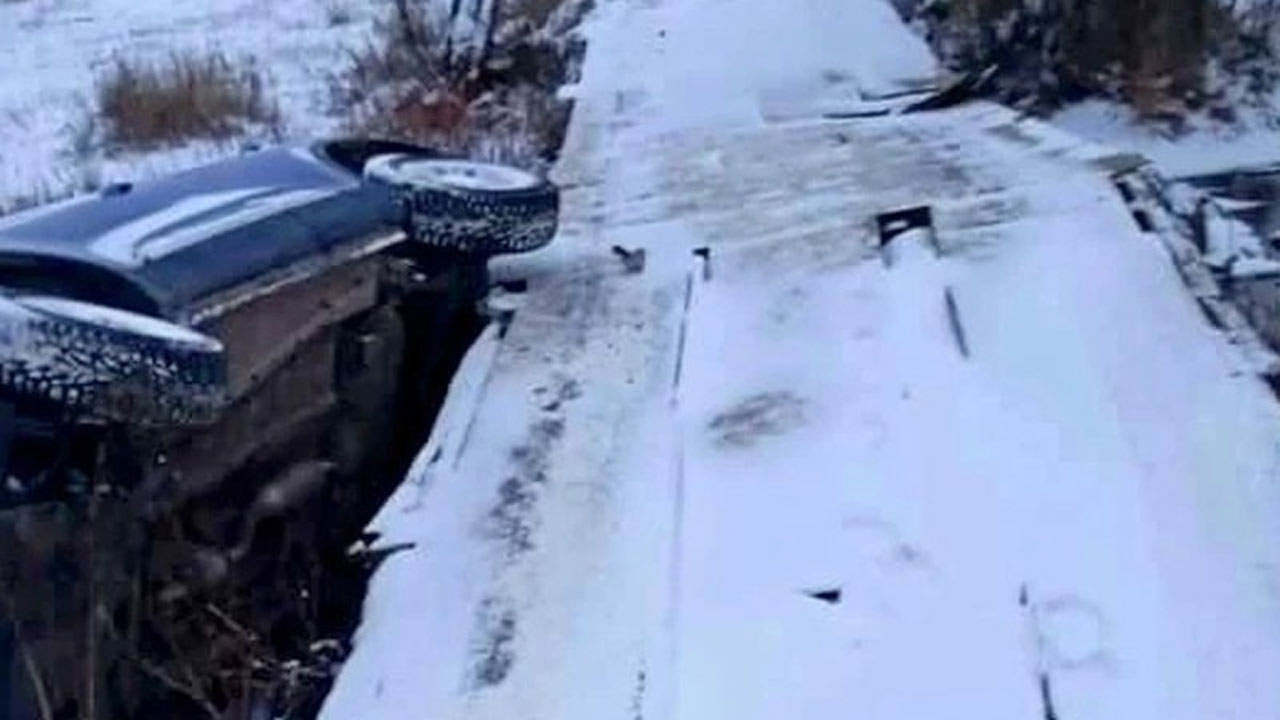 Жители Хайбуллинского района Башкирии пожаловались на опасный мост, с которого падают машины