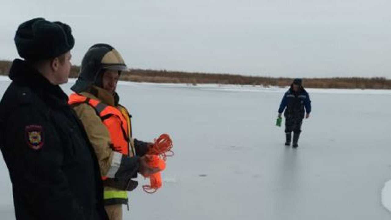 В Давлекановском районе Башкирии двое мужчин провалились под лед