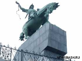 В Уфе эксперты обследуют памятник Салавату Юлаеву