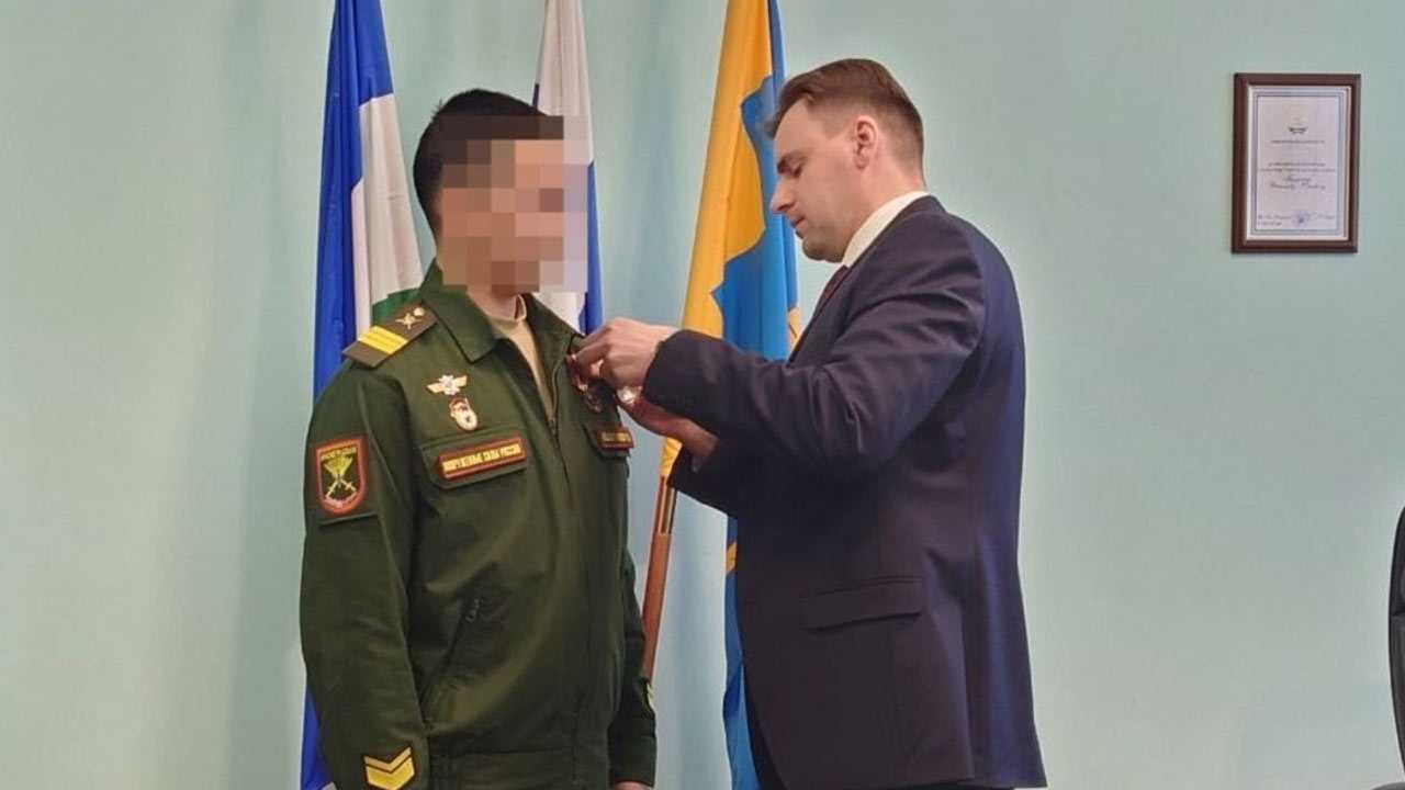 Военнослужащего из Башкирии за участие в освобождении ЛНР наградили медалью «За отвагу»