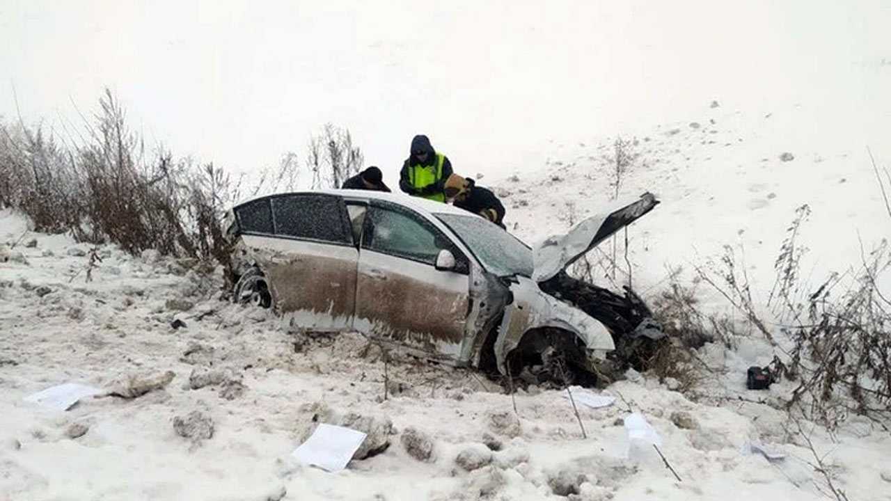 В Башкирии водитель Chevrolet пострадал при столкновении с пассажирским автобусом
