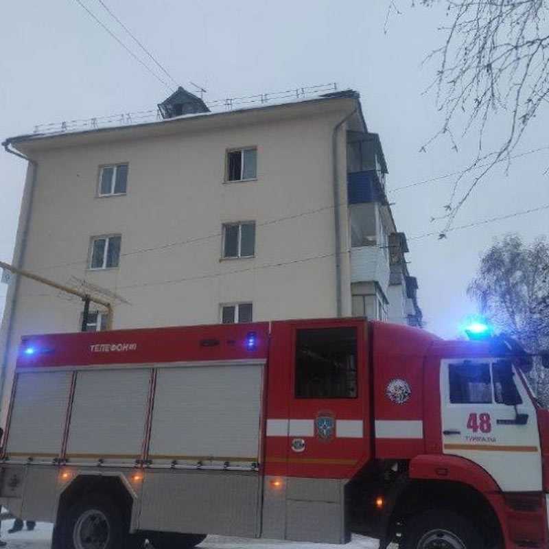 В Туймазах при пожаре в многоквартирном доме спасли 10 человек
