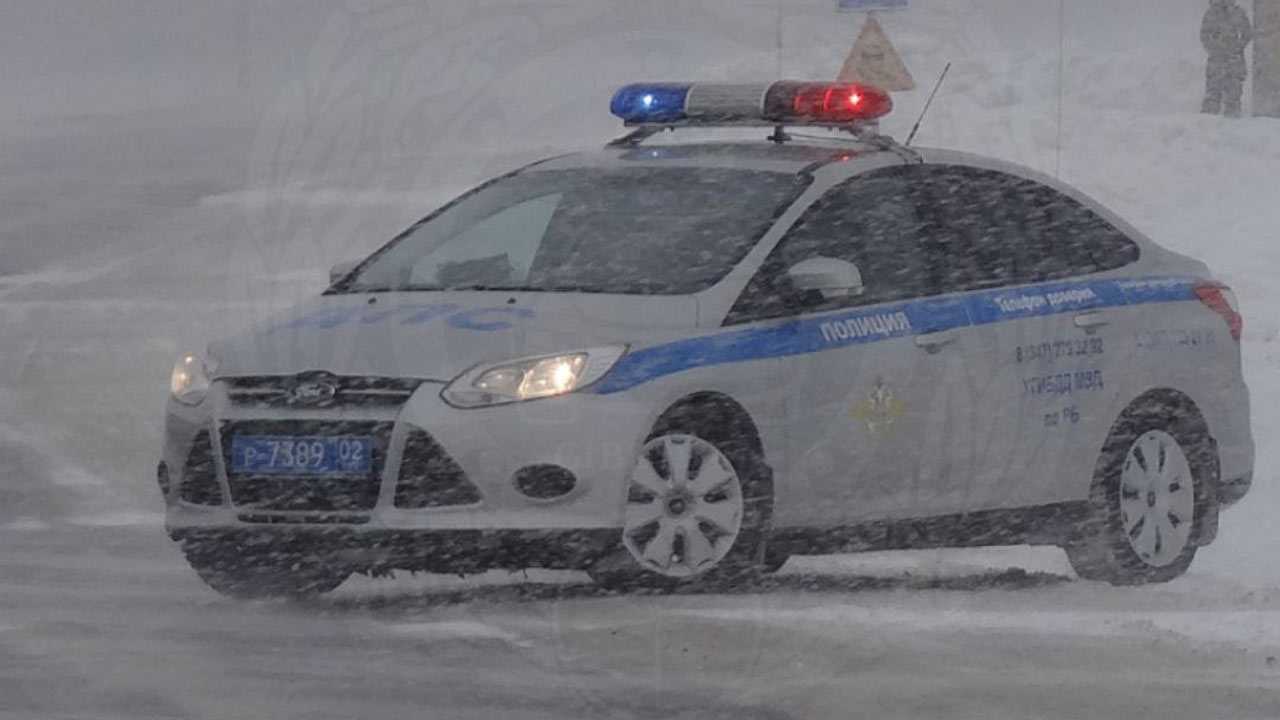 В Башкирии из-за снегопада и метели ограничили движение на трассе Уфа-Оренбург