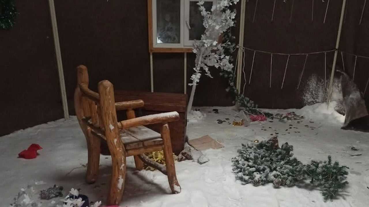 В Стерлитамаке вандалы уничтожили резиденцию Деда Мороза