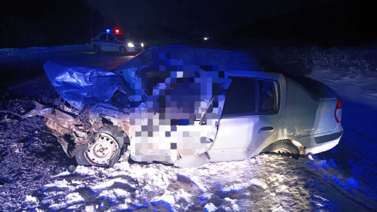 В Давлекановском районе Башкирии в страшной аварии погибли 2 человека