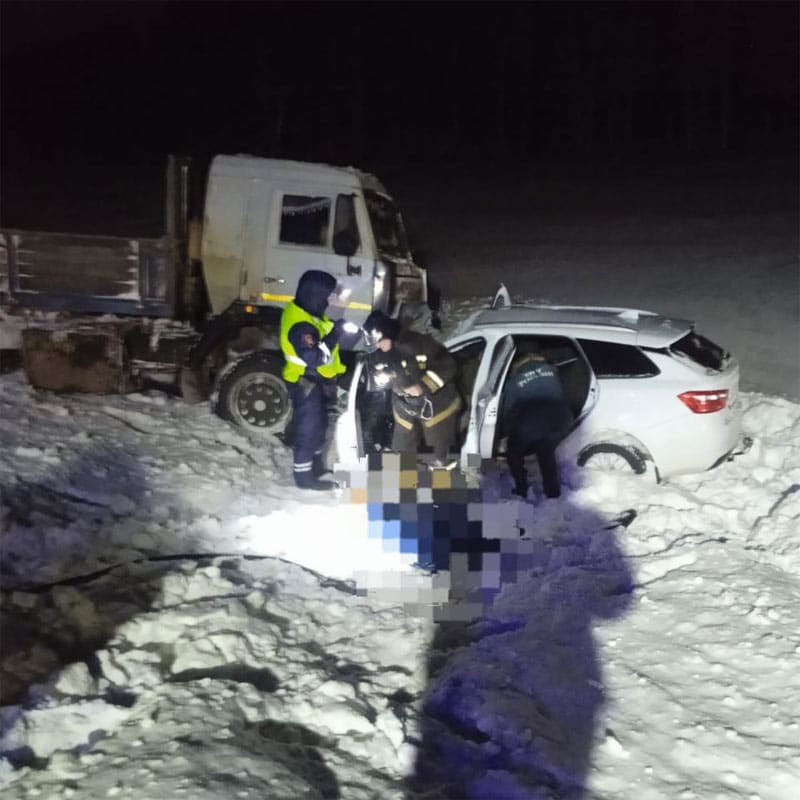 В Чекмагушевском районе Башкирии столкнувшись с Камазом погиб водитель Лады Веста