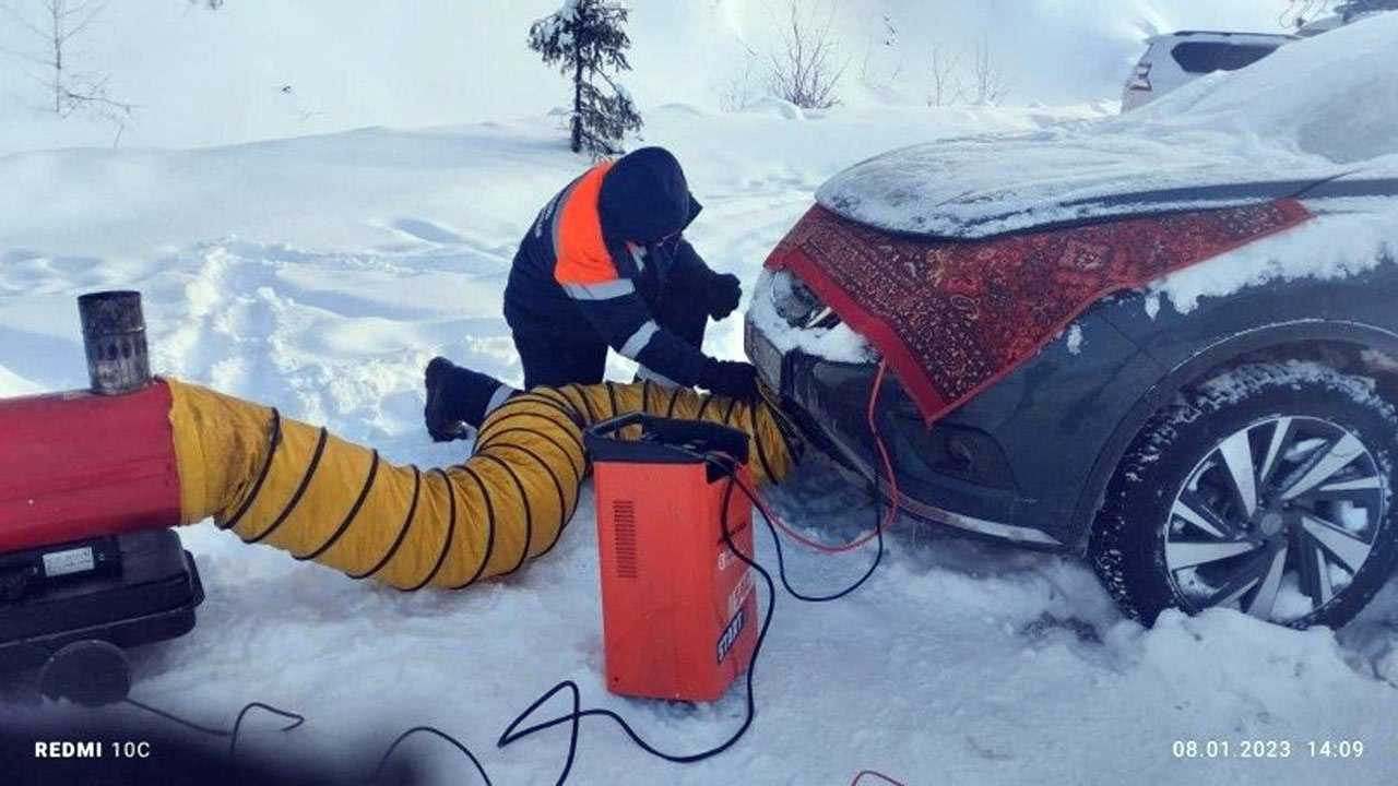 В Нуримановском районе Башкирии семья с детьми застряла на автомобиле в мороз