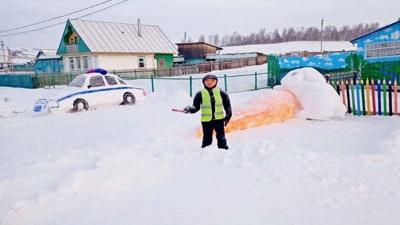 В Башкирии пьяные водители испугались ледяного гаишника