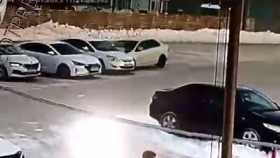 В Кумертау пьяный водитель Volkswagen Polo протаранил 4 авто на парковке