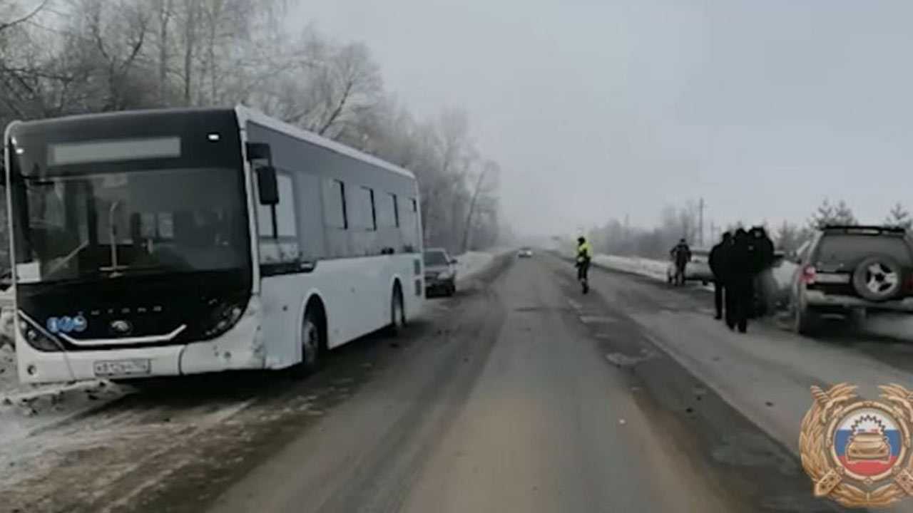 В Иглинском районе Башкирии произошла массовая авария с участием пассажирского автобуса