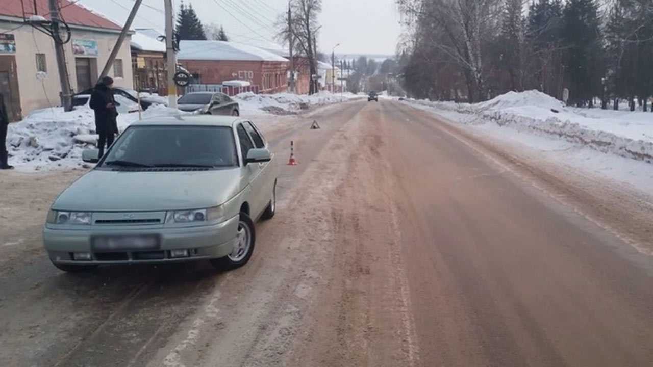 В Белебее водитель ВАЗ-2110 сбил девочку, которая переходила дорогу с бабушкой