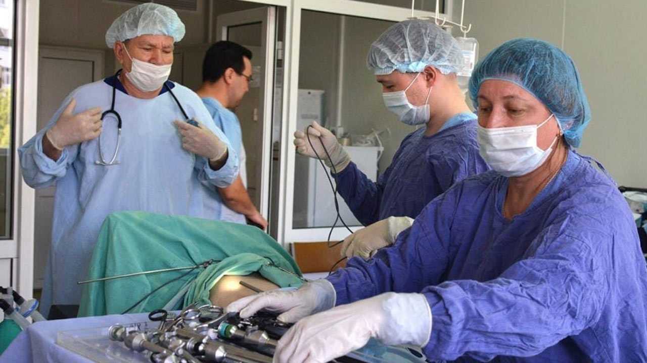 В Уфе врачи спасли мужчину, на спор с другом проглотившего гвозди