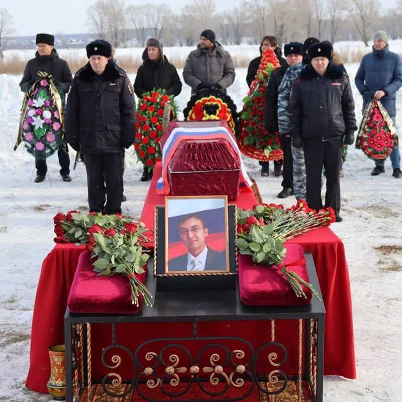 В Башкортостане простились с погибшим в СВО сыном заслуженного артиста России