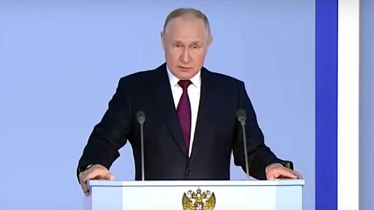 Путин поручил увеличить налоговый вычет