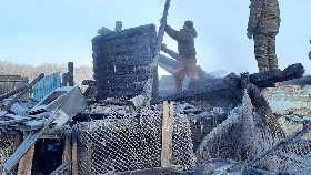 В Кигинском районе Башкирии дотла сгорел бревенчатый дом