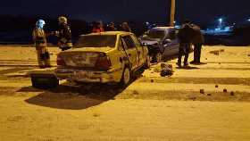 В Башкирии при лобовом столкновении двух легковушек  пострадали 4 человека