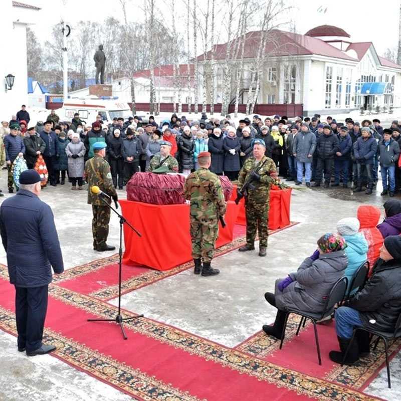 В Башкирии попрощались с погибшим в ходе СВО младшим сержантом Русланом Харисовым