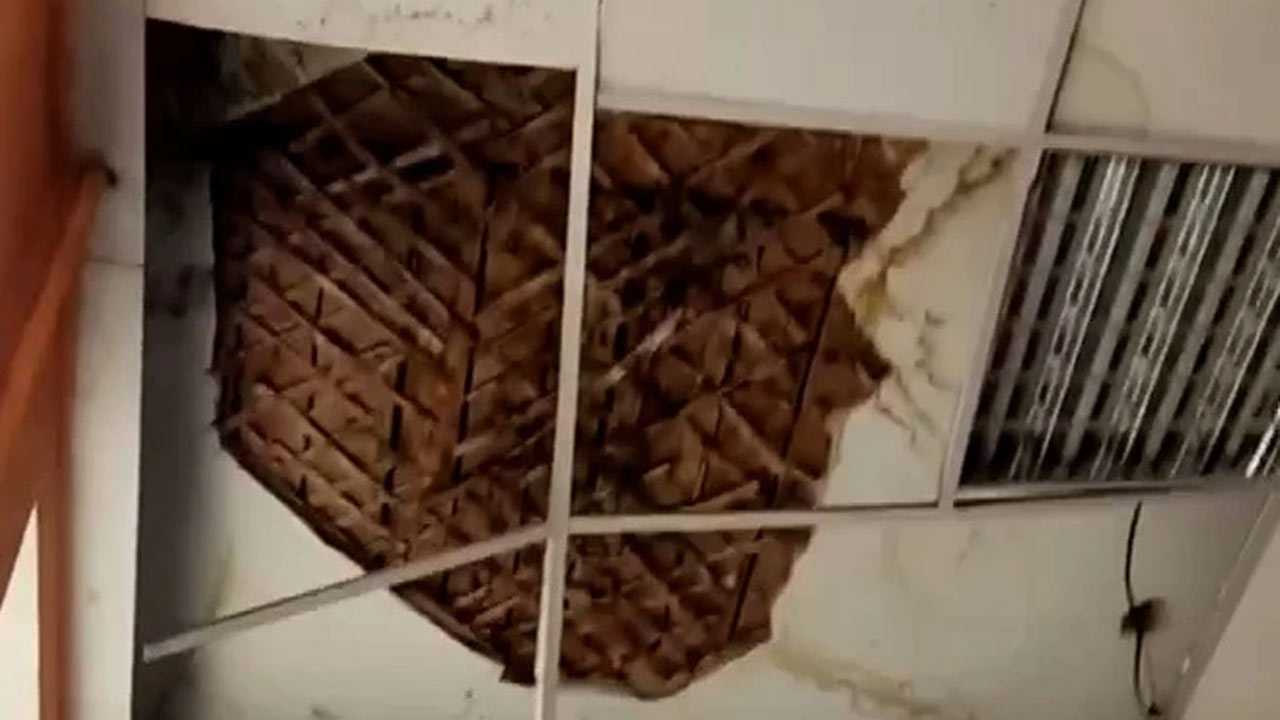 В Уфе в школьной столовой обрушился потолок