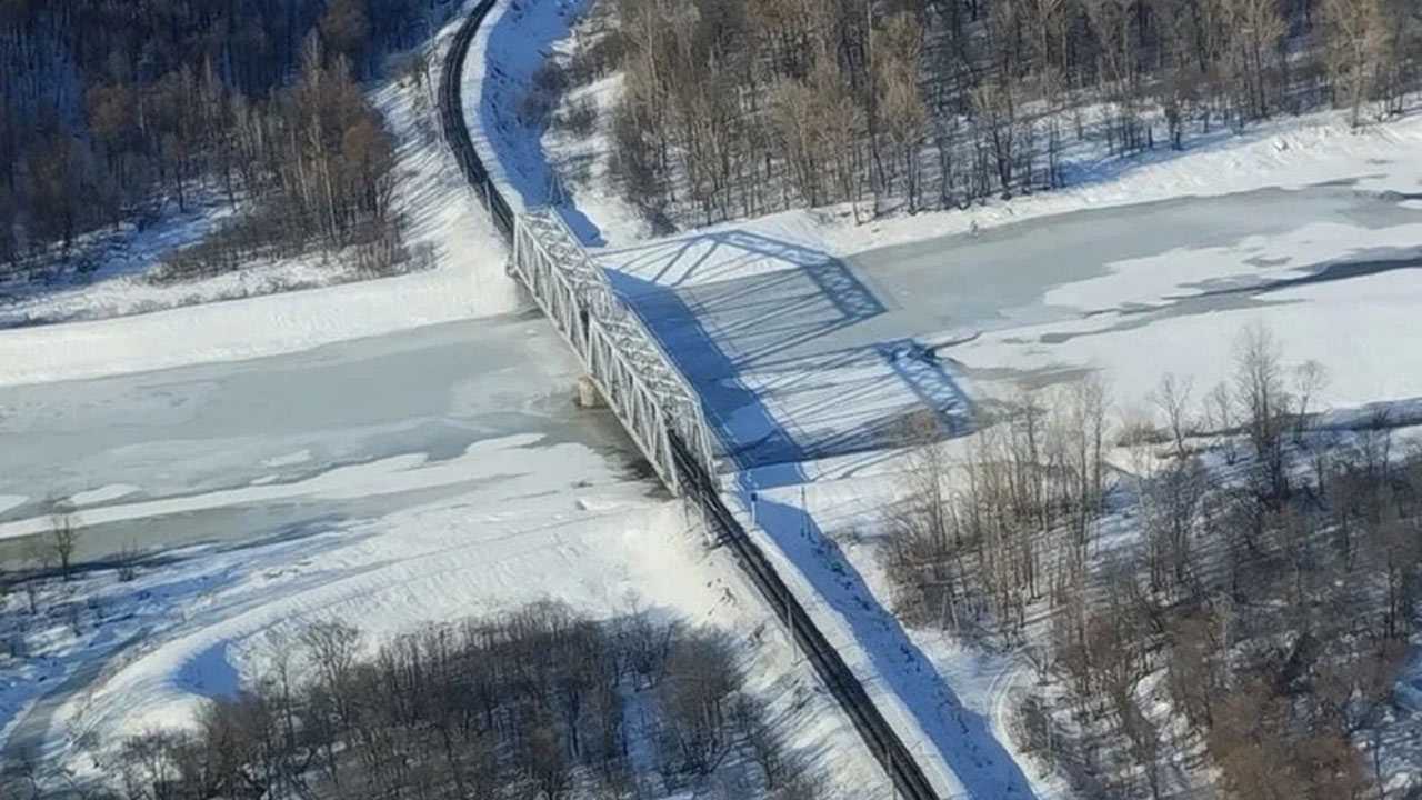В Башкирии спасатели начали взрывать лед на реке Белой