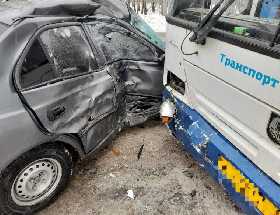 В Башкирии после аварии с Lada Granta и Hyundai Accent госпитализировали обоих водителей