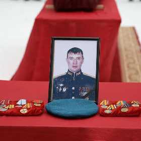 В Башкирии простились с погибшим в СВО лейтенантом Айдаром Валинуровым