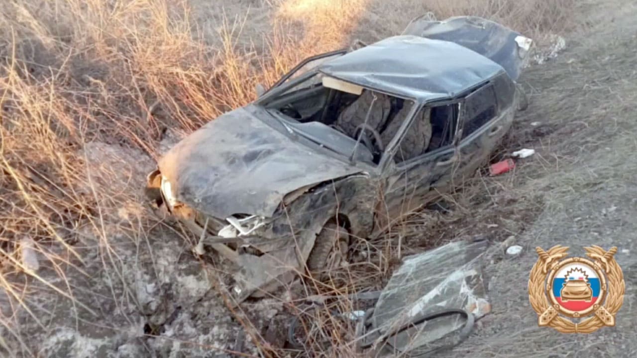 В Башкирии 18-летний парень опрокинулся в кювет с 5 пассажирами