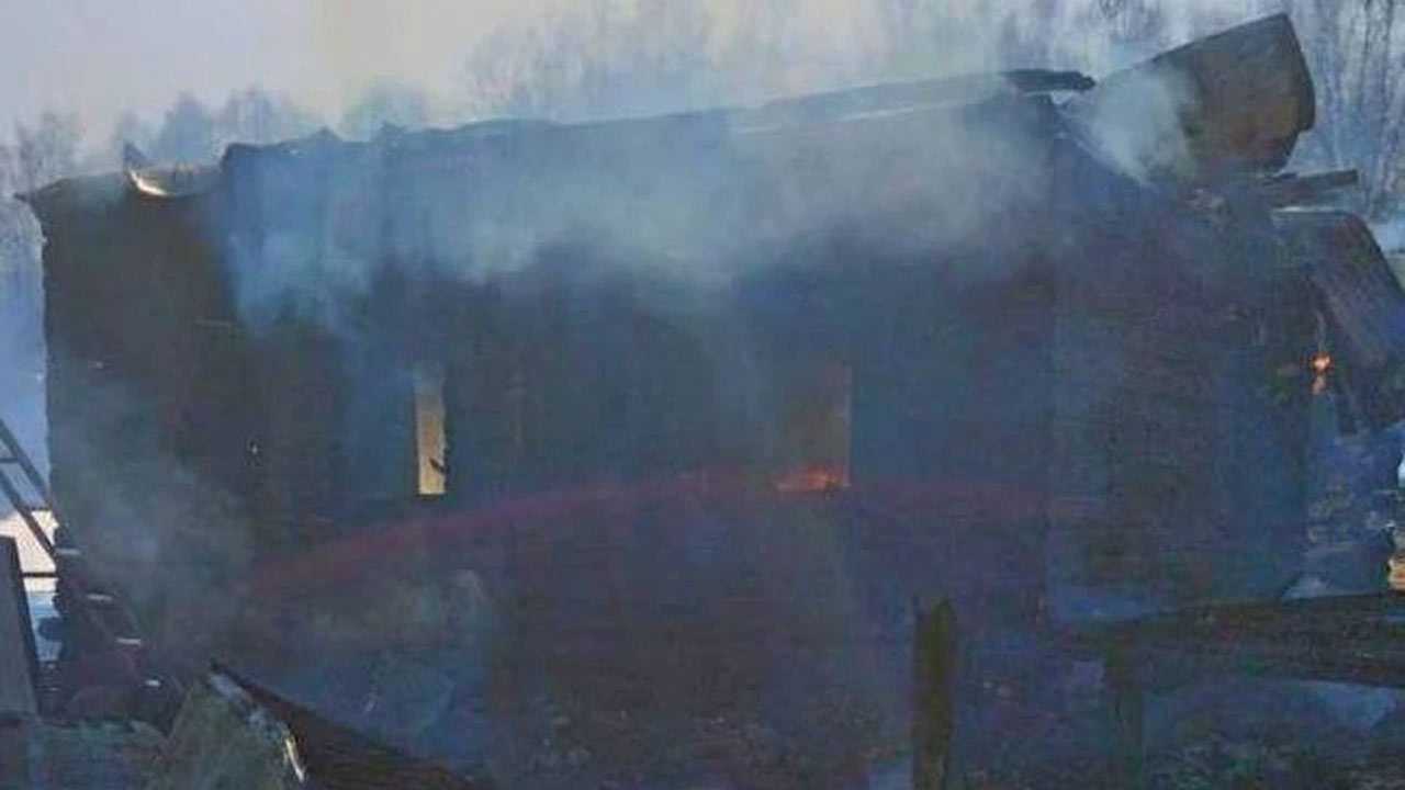В Башкирии при пожаре пострадала пожилая женщина