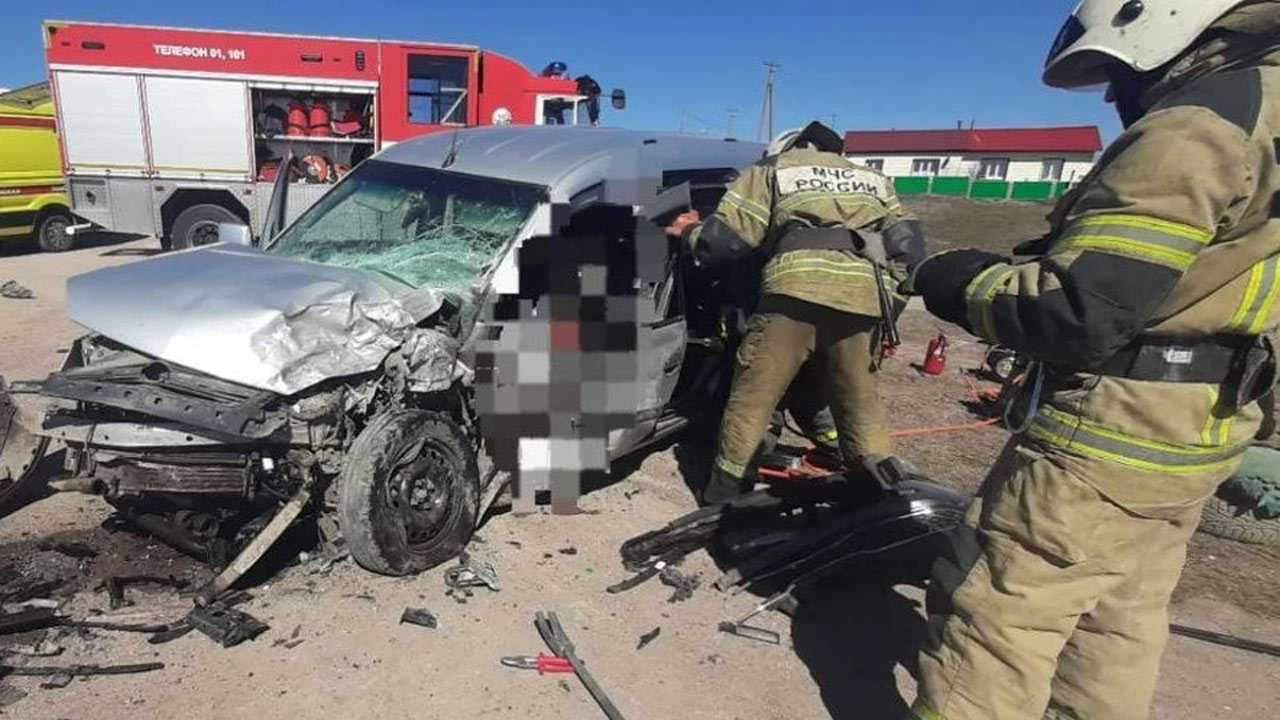 На трассе в Башкирии в аварии погиб водитель Опеля